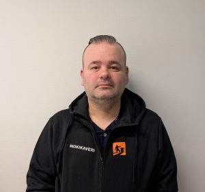 Taloyhtiöistä ja yrityksistä vastaava Jani Pöyliö.